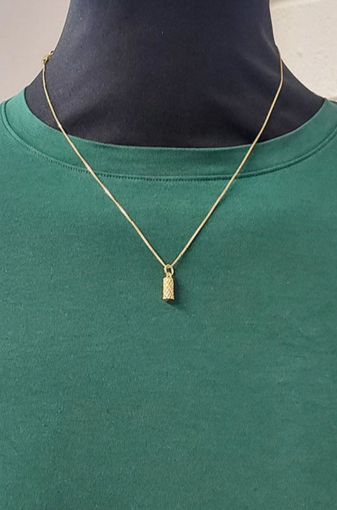 Edge Only Diamond Cut Cyclinder Pendant in 18ct gold vermeil with box chain.