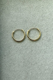 Edge Only Sleeper Hoop 15mm 14ct Gold 