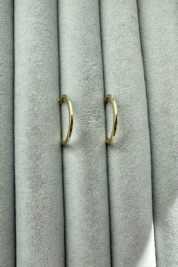 Edge Only Sleeper Hoop 15mm 14ct Gold 