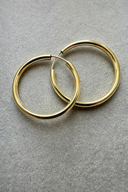 8ct gold Round Hoop Earrings 30mm. 2.6mm wire diameter