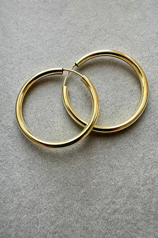 8ct gold Round Hoop Earrings 30mm. 2.6mm wire diameter