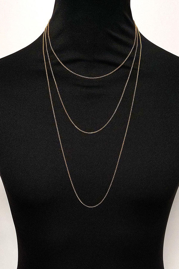 M<span data-mce-fragment="1">annequin shows the 1.8mm&amp;nbsp;</span>Belcher Chains in the 45, 60, and 80cm lengths in gold vermeil.