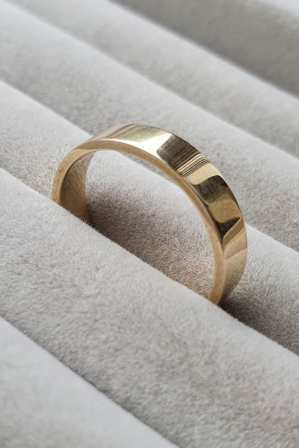 Edge Only Flat Band 4mm - 9 carat gold Wedding band unisex