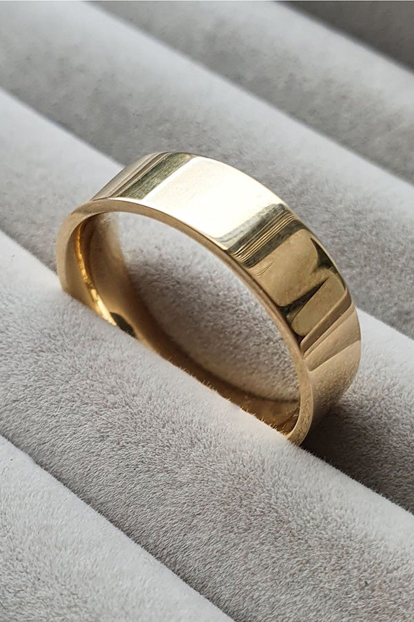Edge Only Flat Band 6mm - 9ct gold Wedding band unisex