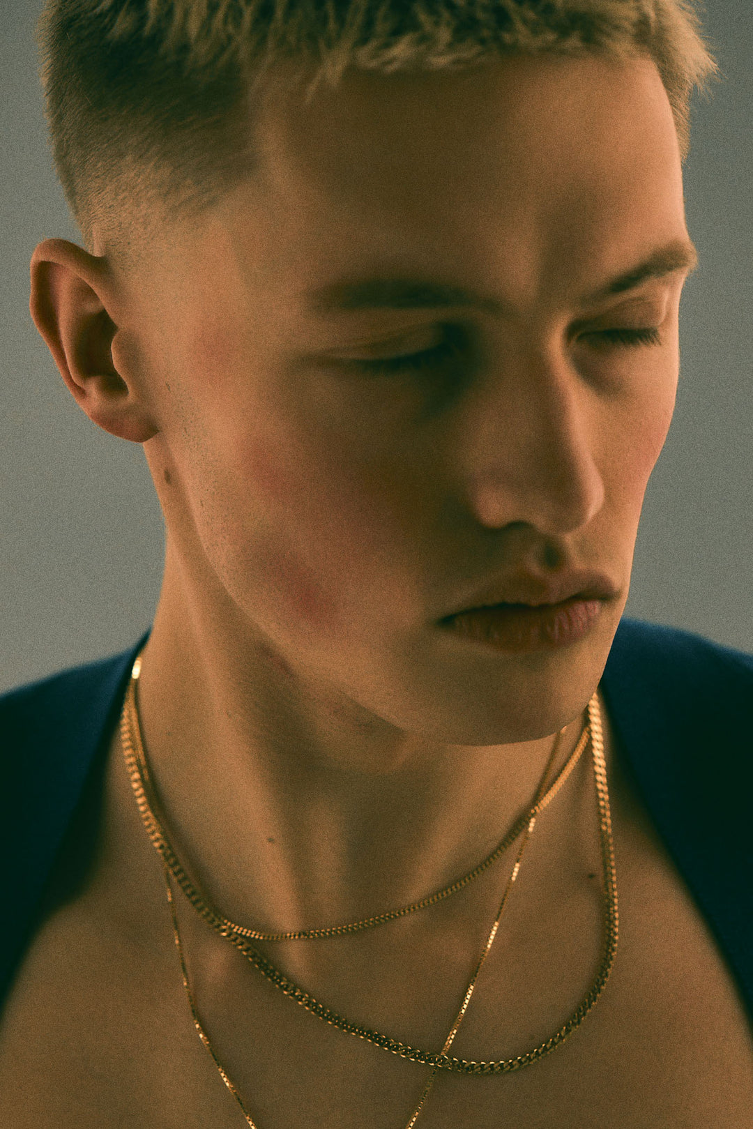 Edge Only 2mm curb chain, 3.7mm curb chain and box chain 18ct gold vermeil. Declan Kelly jewellery editorail 