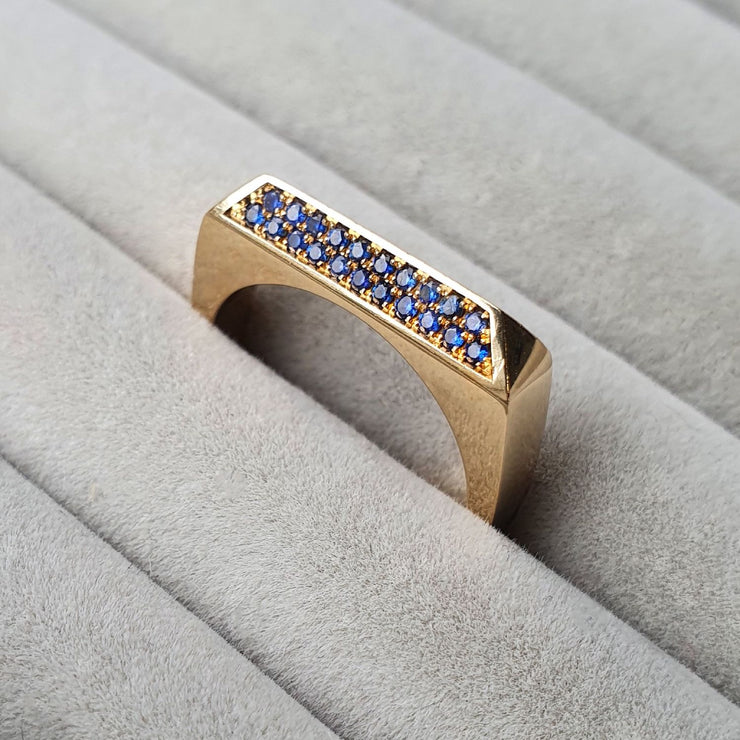 Edge Only Sapphire Rooftop Ring in 14ct gold.