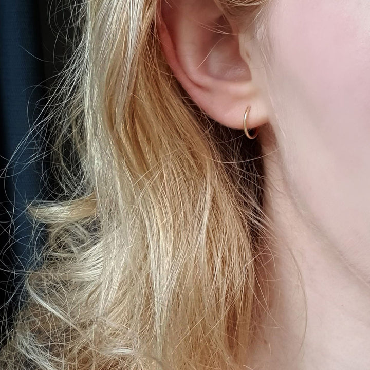 Edge Only 9ct Gold Sleeper Hoop 13mm