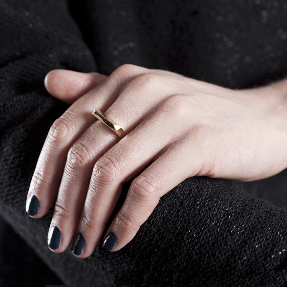 Edge Only Rooftop Ring in 14 carat Gold 14kt