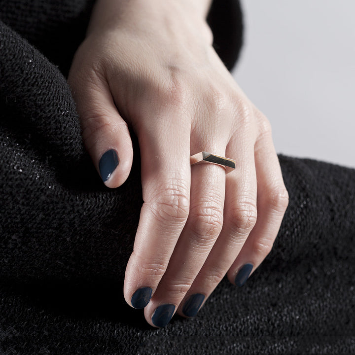Edge Only Rooftop Ring in 14 carat Gold 14kt