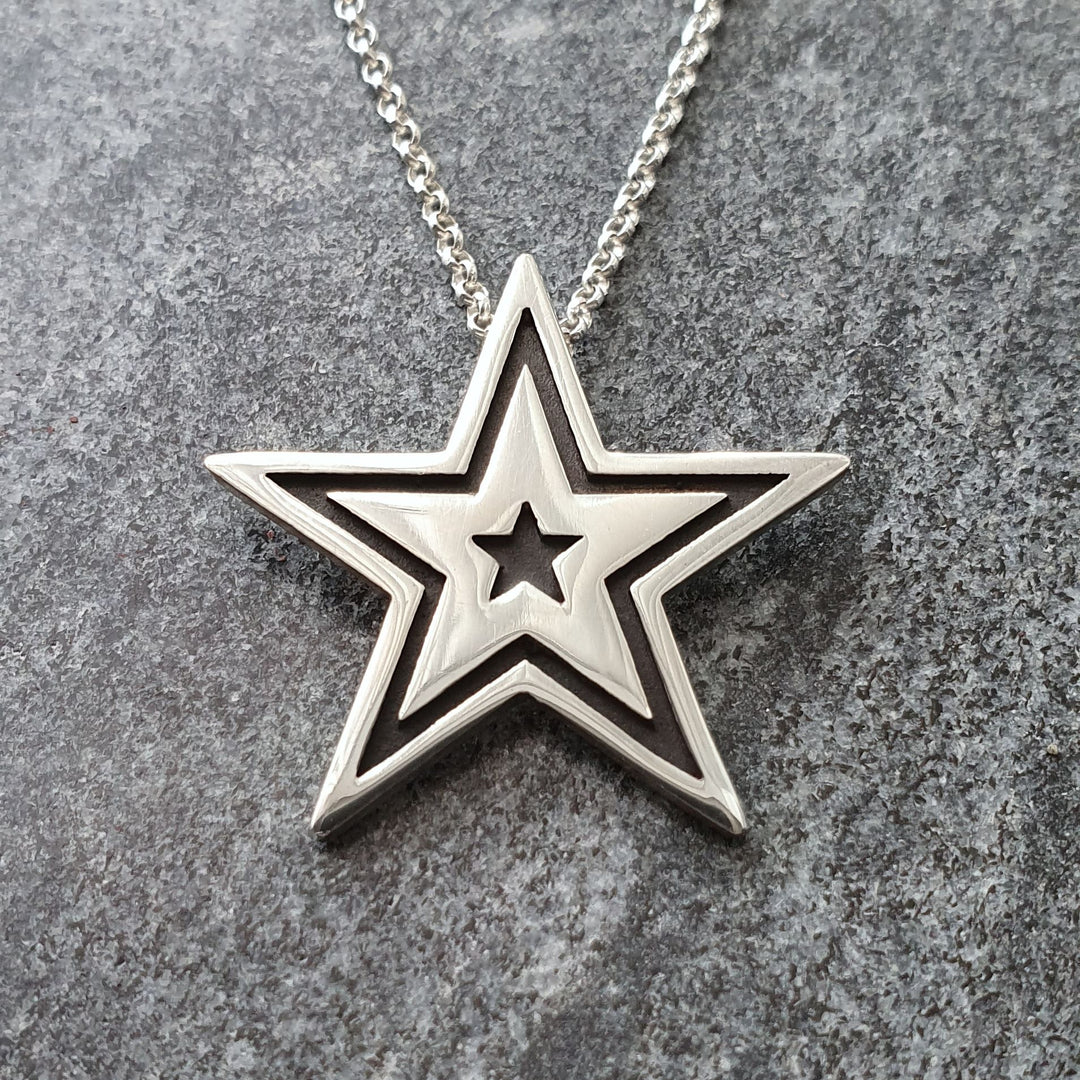 Edge Only Megastar Pendant Long - Black Star